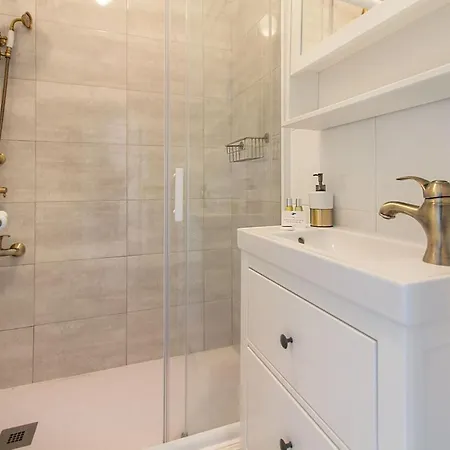 Roma Cozy Flat With Balcony Lissabon