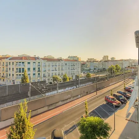 Roma Cozy Flat With Balcony * Lisbon