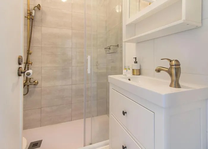 Apartamento Roma Cozy Flat With Balcony