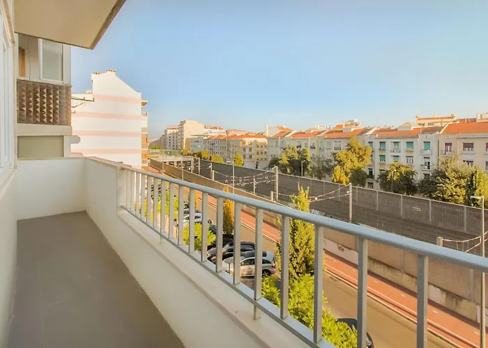 Roma Cozy Flat With Balcony Lisboa