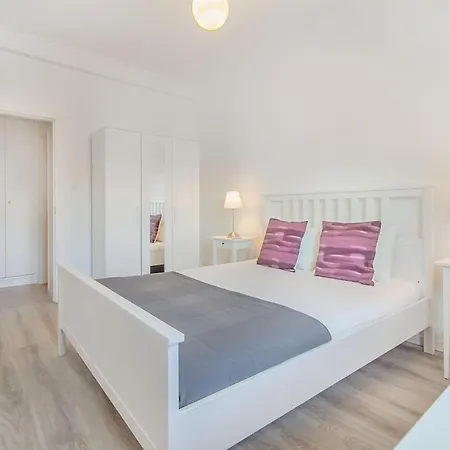 Roma Cozy Flat With Balcony *