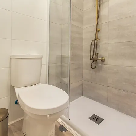 Lejlighed Roma Cozy Flat With Balcony