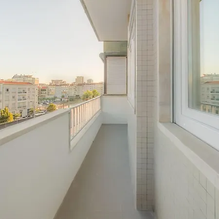 Roma Cozy Flat With Balcony Lisboa