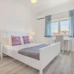 Roma Cozy Flat With Balcony Daire