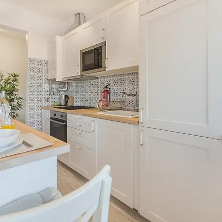 Roma Cozy Flat ליסבון